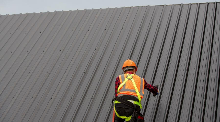Professional metal roof installation services in Yankeetown, FL